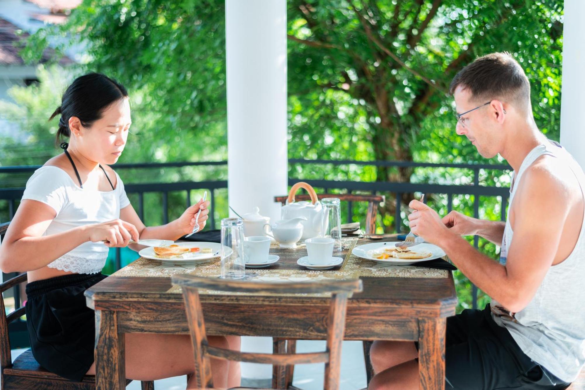 Teya Beach Hotel Ahangama Ngoại thất bức ảnh