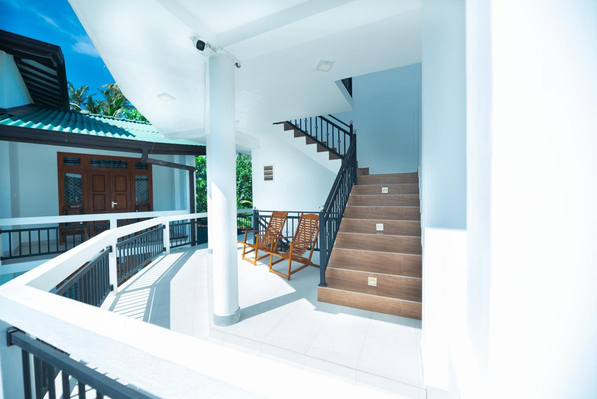 Teya Beach Hotel Ahangama Ngoại thất bức ảnh
