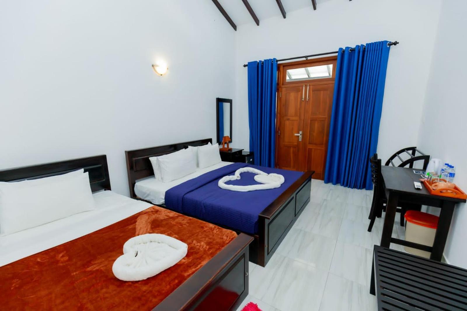 Teya Beach Hotel Ahangama Ngoại thất bức ảnh